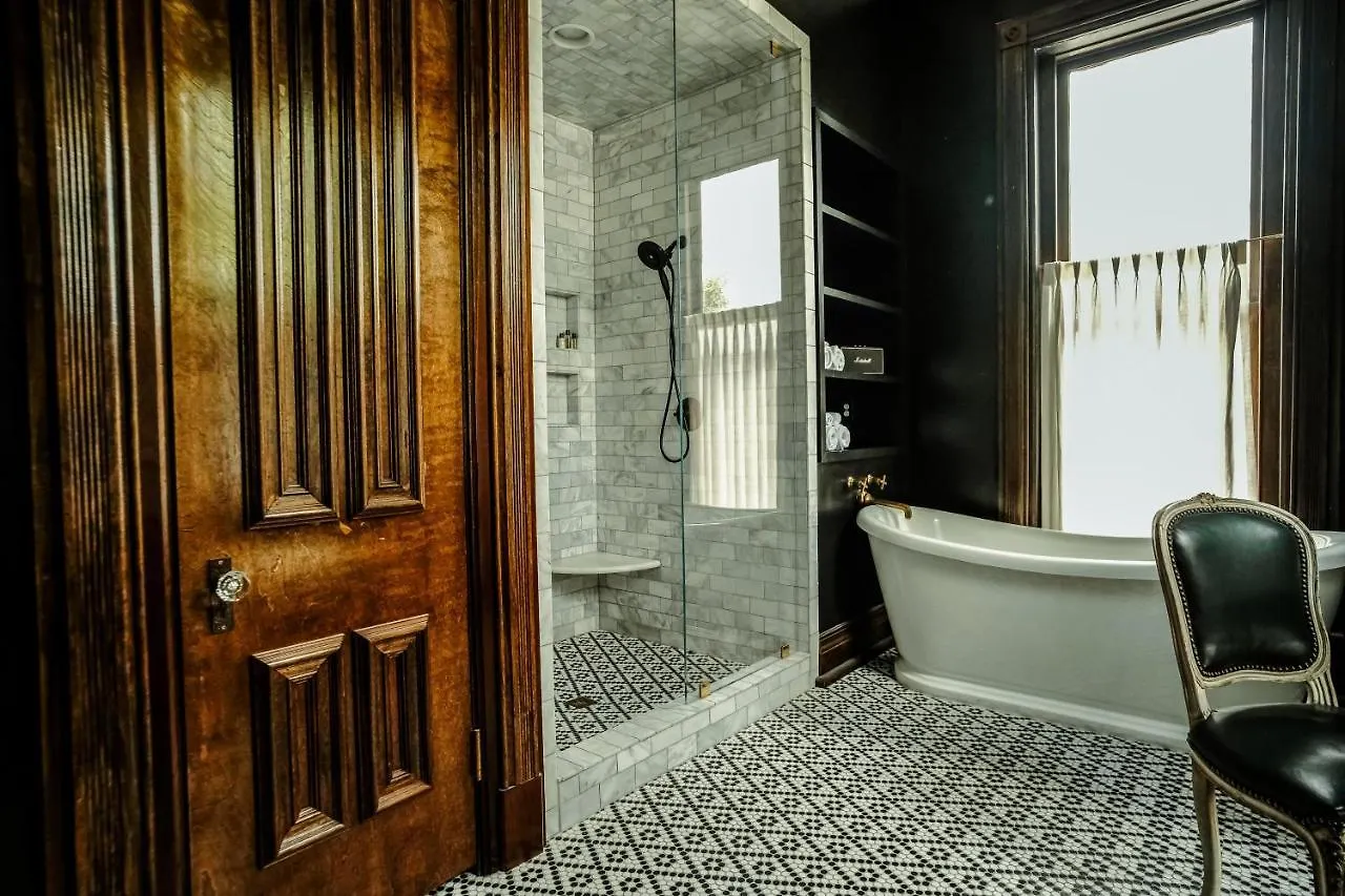 Henrie House I Luxury 4Br Downtown Historic Gem With Library & Patio Villa Nashville United States